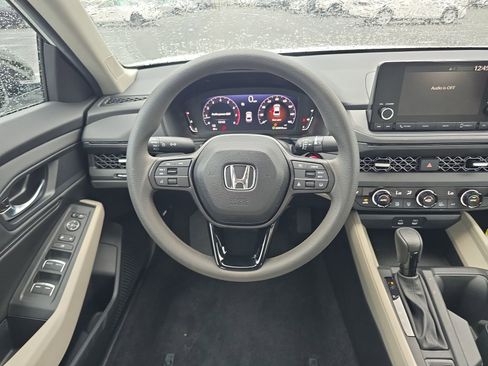 Certified 2025 Honda Accord SE image 10
