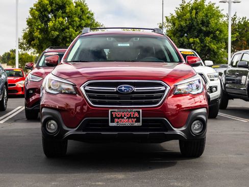 Used 2018 Subaru Outback 2.5i Limited AWD/4WD image 2