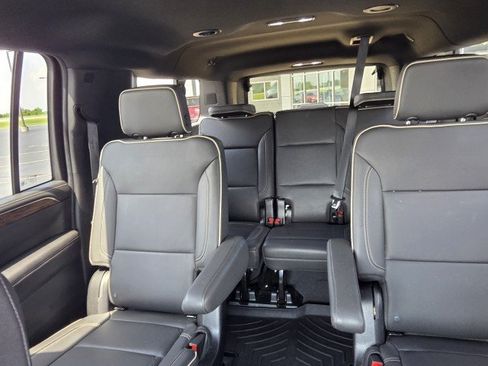 Used 2024 Chevrolet Suburban Premier AWD/4WD image 14