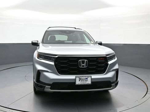 Certified 2025 Honda Pilot TrailSport image 2