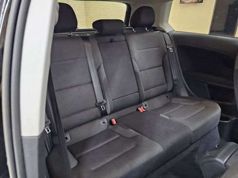 Used 2016 Volkswagen Golf S image 22