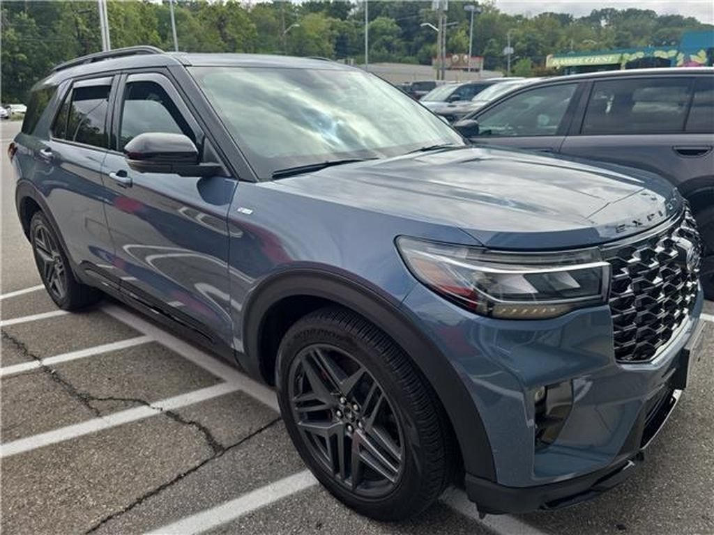 Used 2025 Ford Explorer ST-Line w/ Premium Package AWD/4WD image 6