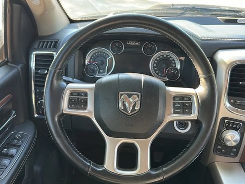 Used 2017 RAM 1500 Laramie AWD/4WD image 32