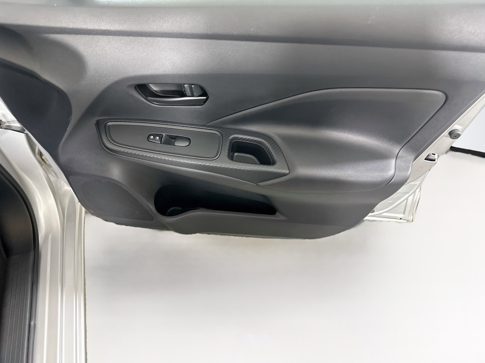 Used 2025 Nissan Versa S FWD image 29