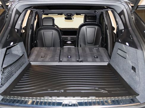 Used 2024 Porsche Cayenne image 25