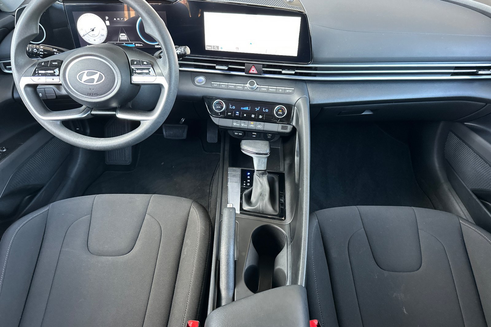 Used 2024 Hyundai Elantra SEL FWD image 13