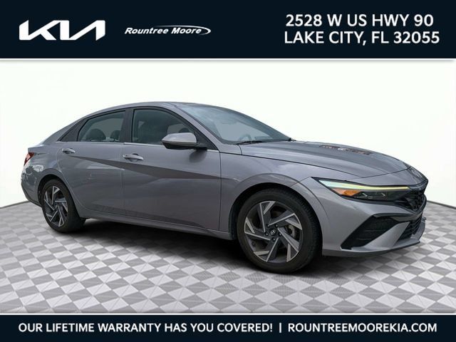 Used 2025 Hyundai Elantra SEL FWD image 1
