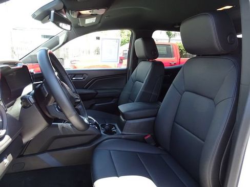 Used 2026 Chevrolet Colorado LT w/ LT Convenience Package AWD/4WD image 7