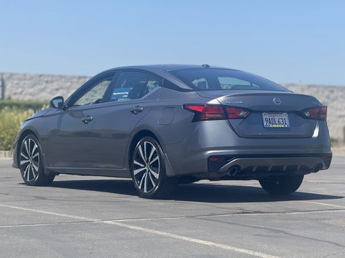 Used 2022 Nissan Altima 2.5 SR image 5