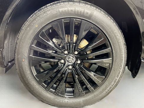 Used 2023 Toyota Venza Nightshade AWD/4WD image 14
