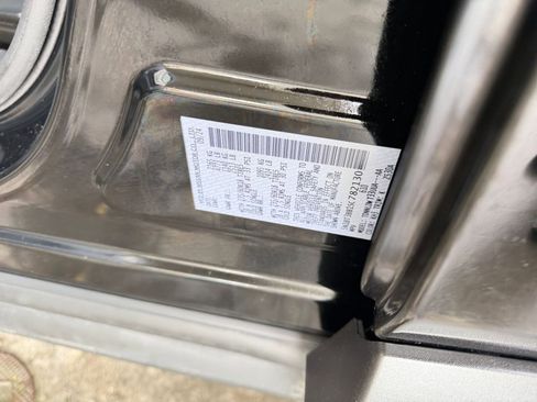 Used 2025 Nissan Rogue SV image 31