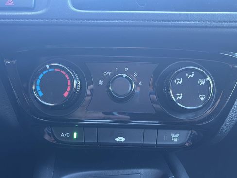 Used 2018 Honda HR-V LX image 13