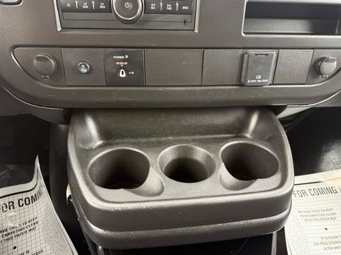 Used 2020 Chevrolet Express 3500 RWD image 28