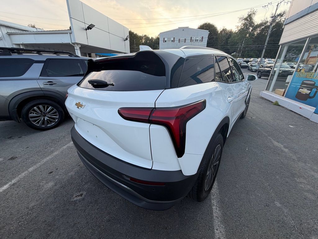 Used 2024 Chevrolet Blazer EV LT AWD/4WD image 5