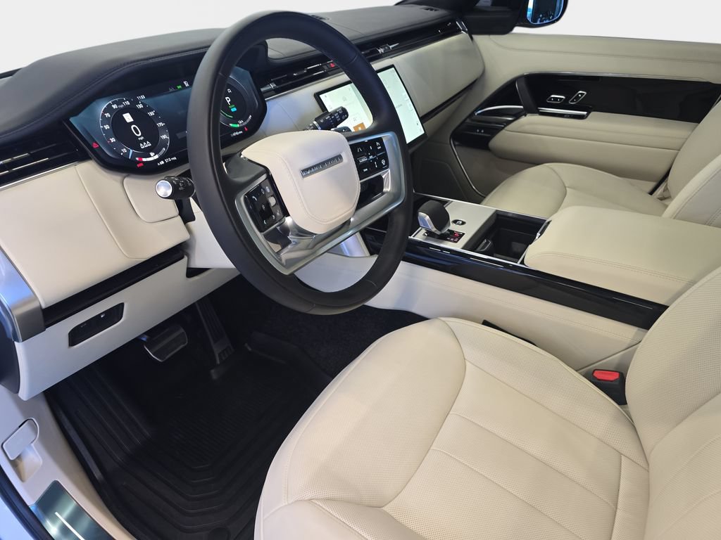 Certified 2026 Land Rover Range Rover SE AWD/4WD image 19