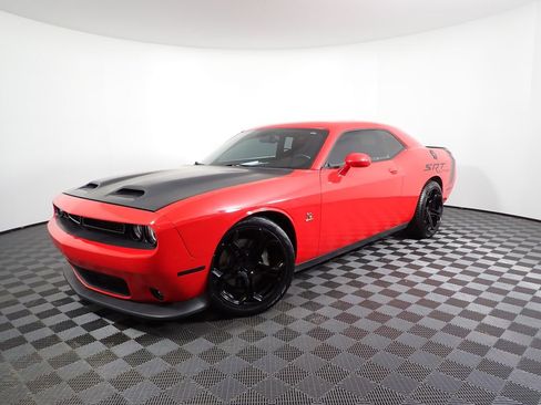 Used 2015 Dodge Challenger R/T Scat Pack w/ Scat Pack Stripe Group image 12