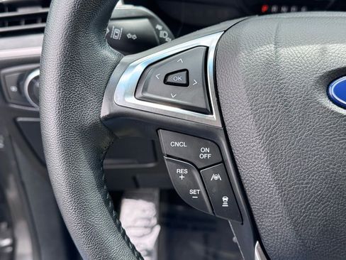 Used 2020 Ford Edge SEL AWD/4WD image 16