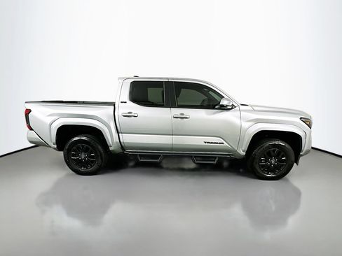 Certified 2025 Toyota Tacoma SR5 AWD/4WD image 4