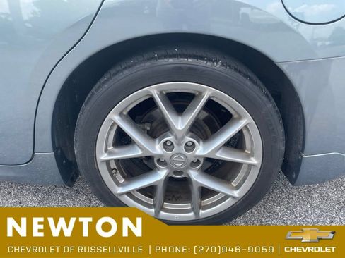 Used 2010 Nissan Maxima 3.5 SV w/ Sport Pkg FWD image 18