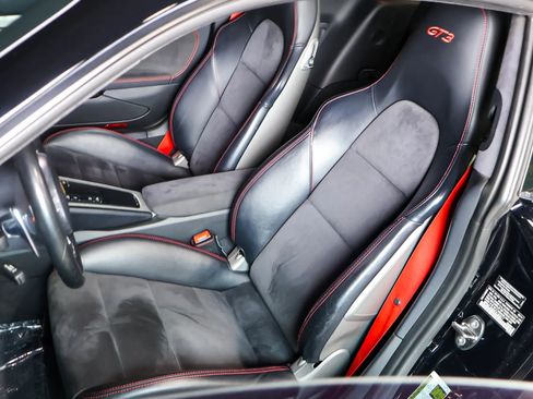 Used 2014 Porsche 911 GT3 image 17