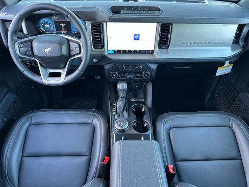 New 2025 Ford Bronco Outer Banks w/ Sasquatch Package image 14