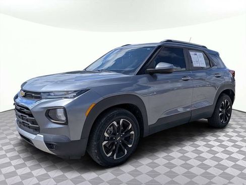 Used 2022 Chevrolet TrailBlazer LT w/ Convenience Package FWD image 8