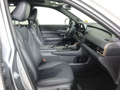 Used 2025 Toyota Grand Highlander AWD Hybrid image 13