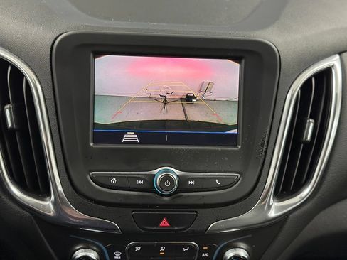 Used 2020 Chevrolet Equinox LT w/ Driver Convenience Package FWD image 5