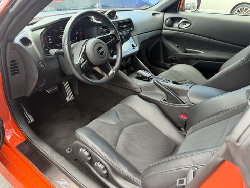 Certified 2024 Nissan Z Performance w/ Heritage Edition RWD image 11