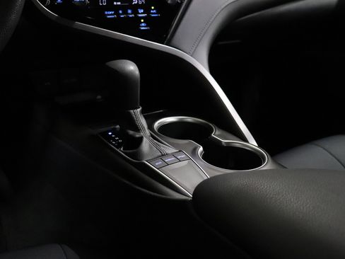 Used 2022 Toyota Camry LE image 32