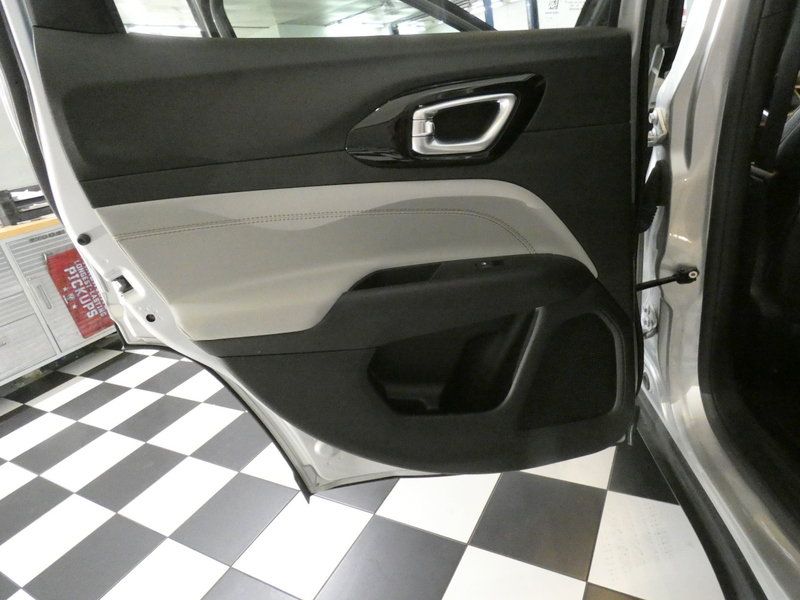 Used 2025 Jeep Compass Limited AWD/4WD image 24