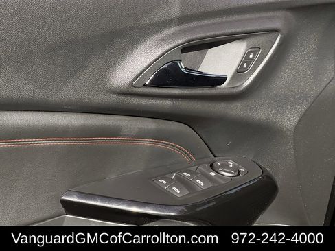 Used 2024 Chevrolet Trax RS w/ Sunroof Package image 24