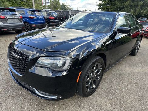 Used 2018 Chrysler 300 S image 2