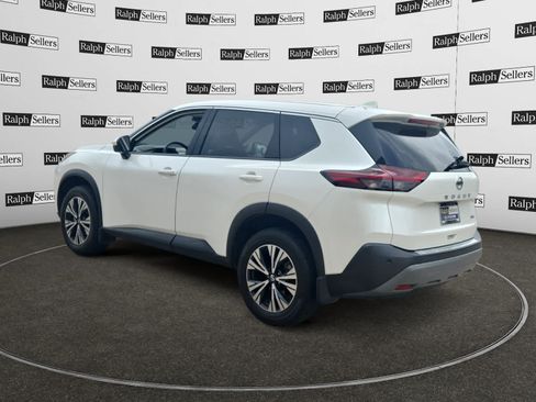 Used 2021 Nissan Rogue SV FWD image 4