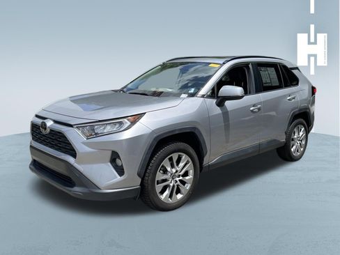 Used 2019 Toyota RAV4 XLE Premium FWD image 1