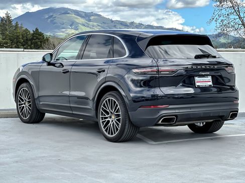 Certified 2023 Porsche Cayenne image 3