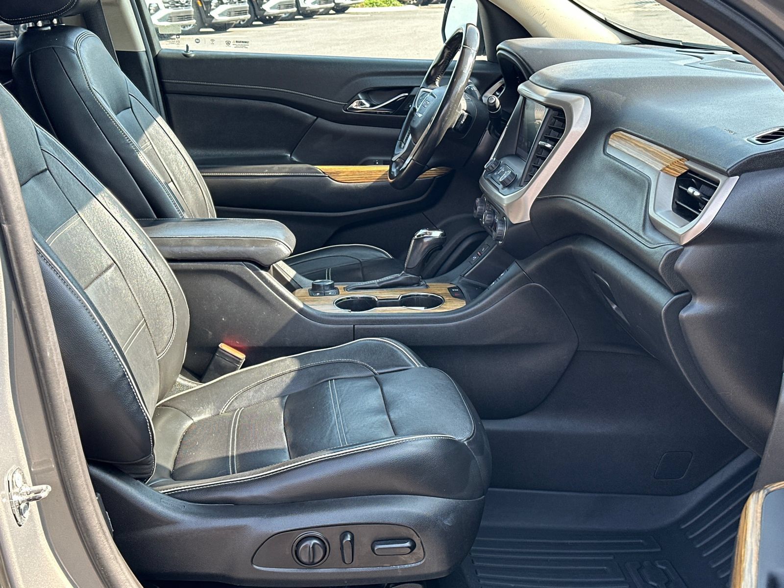 Used 2019 GMC Acadia Denali w/ Technology Package AWD/4WD image 14