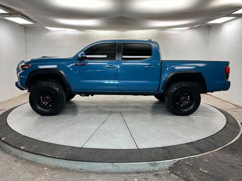 Used 2018 Toyota Tacoma TRD Pro image 2