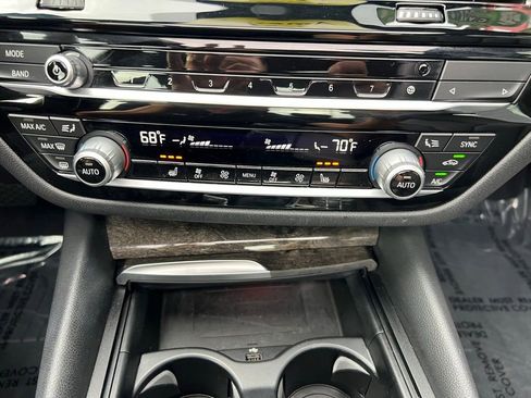 Used 2020 BMW 530i xDrive image 41