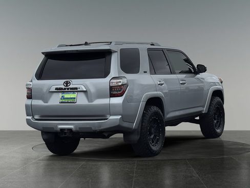 Used 2016 Toyota 4Runner SR5 RWD image 10