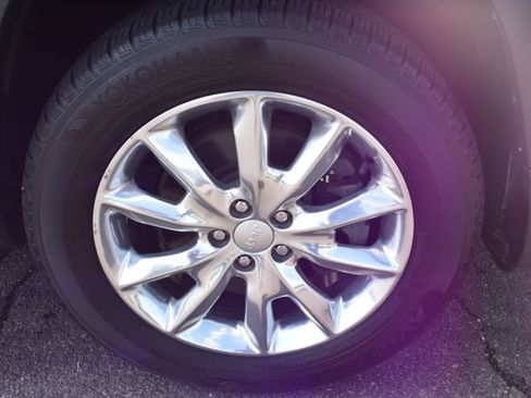 Used 2017 Jeep Cherokee Limited AWD/4WD image 50