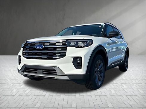 New 2026 Ford Explorer Active w/ Active Comfort Package image 3