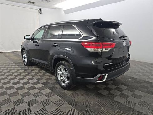 Used 2018 Toyota Highlander Limited FWD image 4