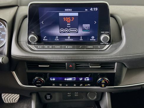 Used 2025 Nissan Rogue SV AWD/4WD image 23