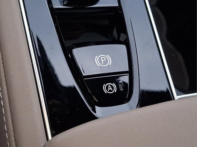 Certified 2026 Volvo XC90 B6 Plus AWD/4WD image 20