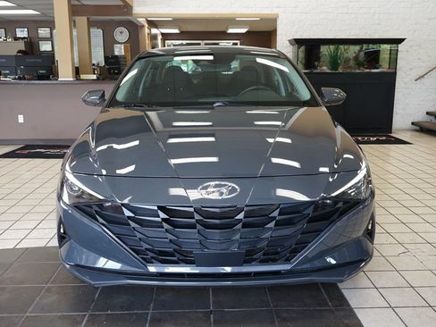Used 2023 Hyundai Elantra SEL w/ Convenience Package FWD image 19