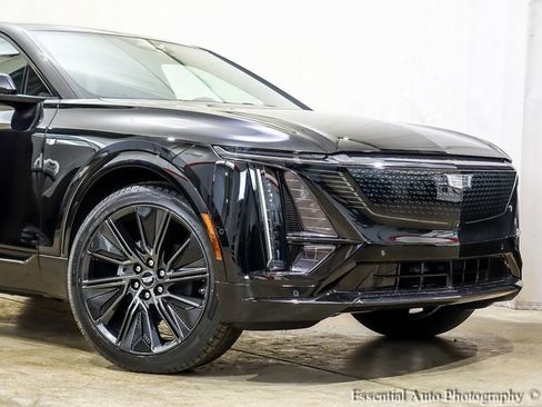 New 2025 Cadillac Lyriq Sport w/ LPO, Floor Liner Package image 2