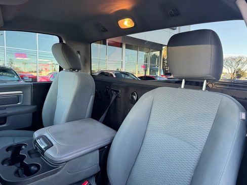 Used 2018 RAM 2500 Tradesman w/ Chrome Appearance Group image 13