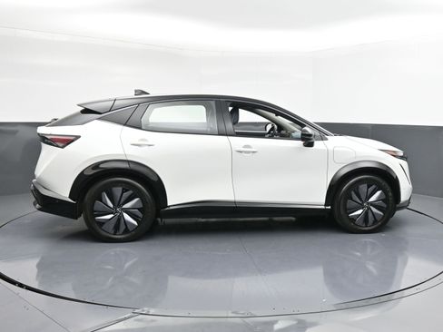 Used 2023 Nissan Ariya image 9