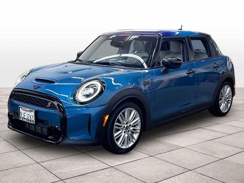 Used 2024 MINI Cooper S FWD image 1